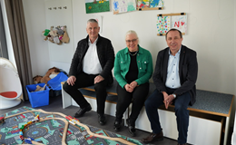 Foto (v.l.) Stefan Loth (Rotary Club Wolfsburg), Ulla Evers (Frauenhaus), Michael Gruber (Caritas)
